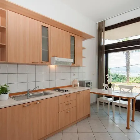 Daniel أوباتيا