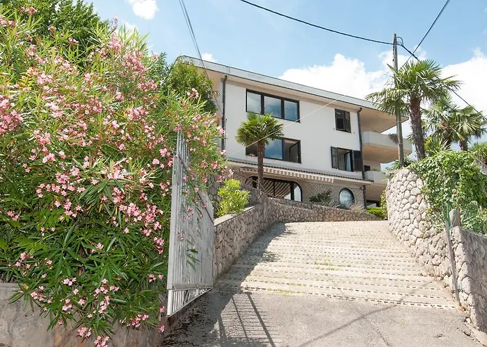 Daniel أوباتيا